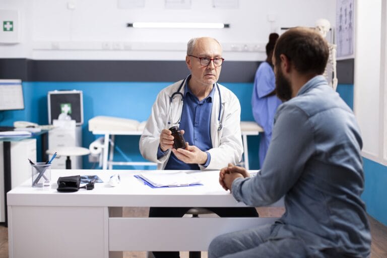 Guía de marketing para médicos y estrategia de SEO local 2026